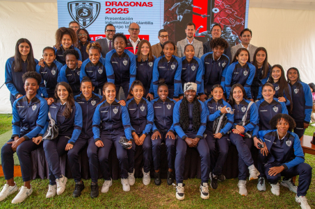 USFQ presentó oficialmente la indumentaria y la plantilla de las Dragonas IDV para la Superliga Femenina 2025