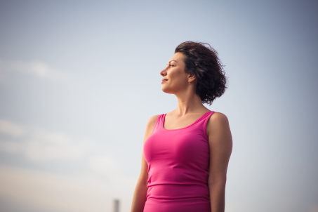 Avon Ecuador refuerza su compromiso con la detección temprana del cáncer de mama a través de su iniciativa “Estar Para Ellas es Ahora”