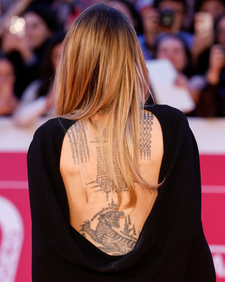 Angelina Jolie deslumbra en Roma: elegancia, valentía y arte en la alfombra roja de Couture