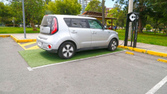 Dónde puede recargar gratis su auto eléctrico en Quito